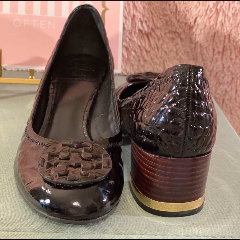 Tory Burch Black Patent Embossed Shoes Gold Trim